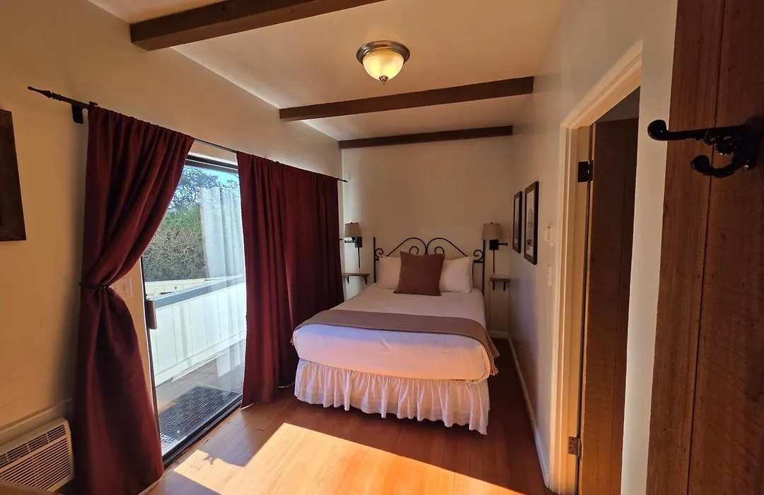 Forest Lodge-1