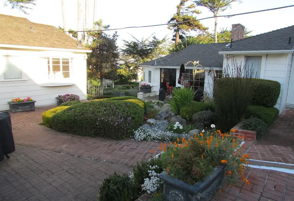 The Colonial Terrace-1